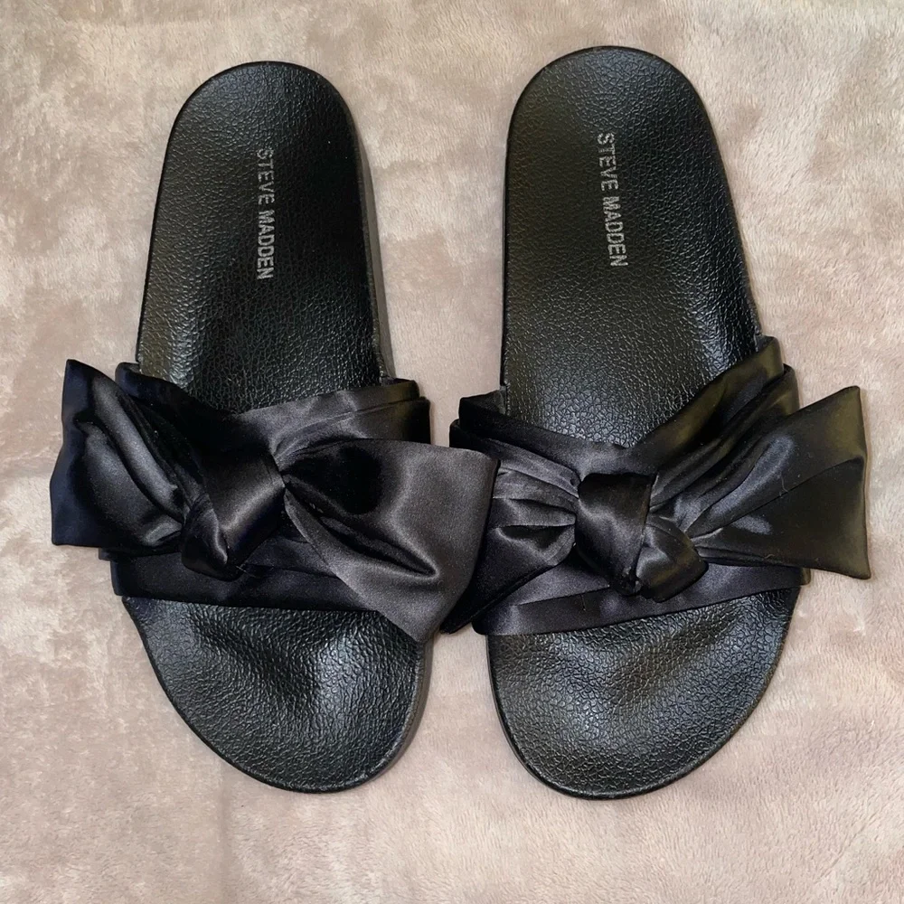 Steve Madden silky slide